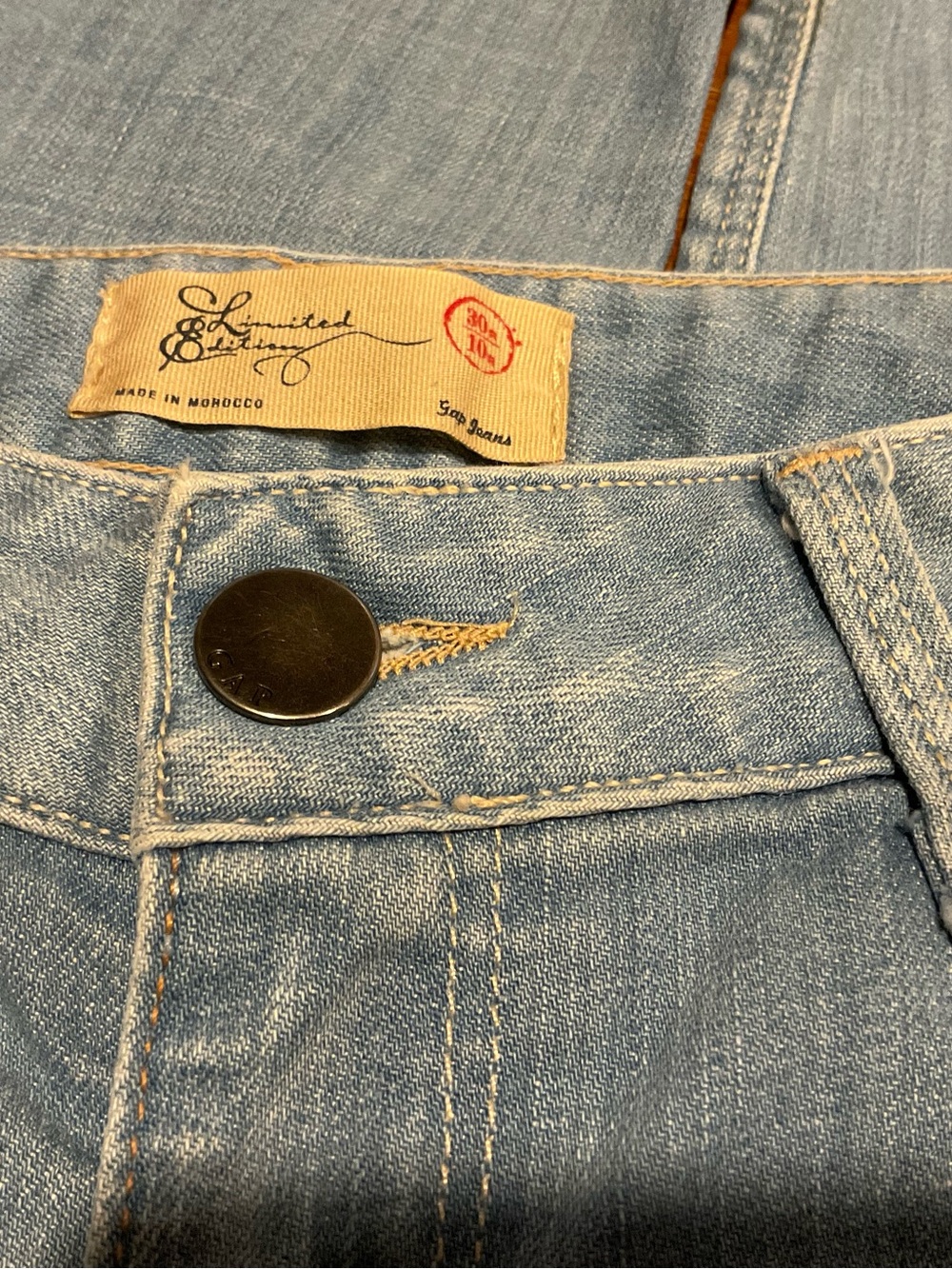 Women’s Straight Leg Light Blue Distressed Jeans